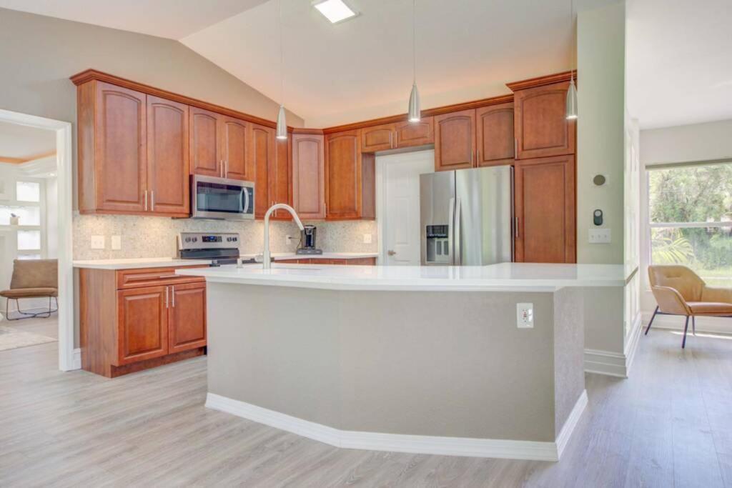 Hot Tub, Breakfast, Game Room, & Close To Beaches North Port Esterno foto